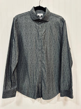 Load image into Gallery viewer, Calvin Klein Men’s Slim Fit Dress Shirt Shirt Size Medium
