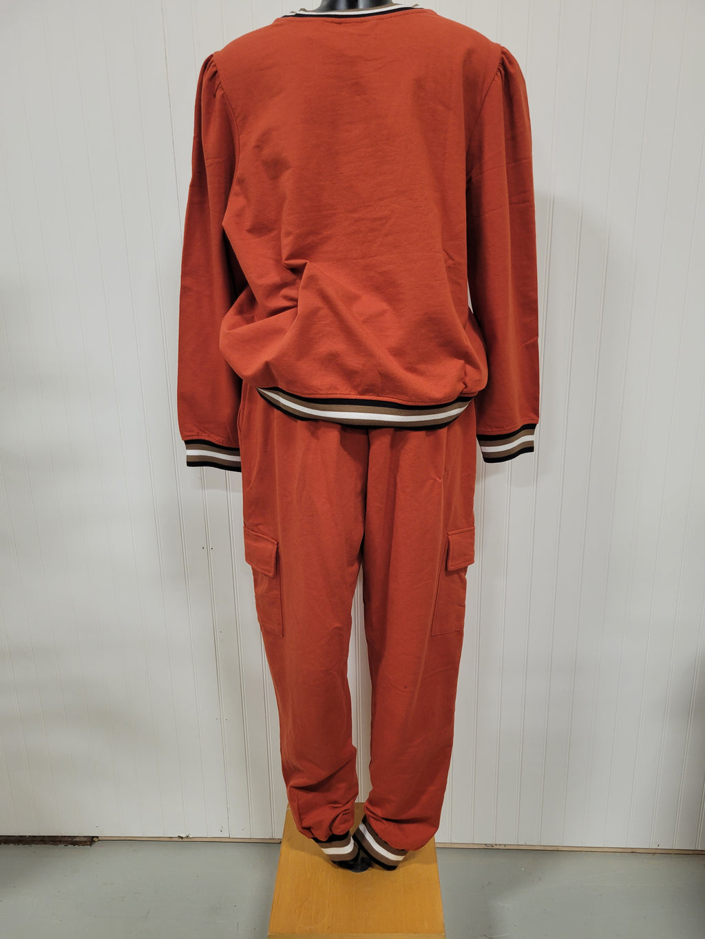 Ashley Stewart, Sweatshirt and Pants, size 14/16