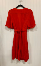 Load image into Gallery viewer, Diane Von Furstenberg Silk Dress Size 10
