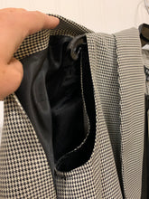 Load image into Gallery viewer, Fate Houndstooth Women’s Cape Jacket New with Tags Size Large
