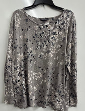 Load image into Gallery viewer, Mario Serrani of Italy, floral knit top, size XXL
