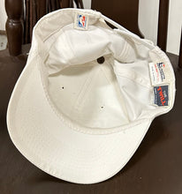 Load image into Gallery viewer, Pistons 1989 world championship hat
