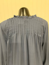 Load image into Gallery viewer, J. Crew Mercantile New Blouse Size 12

