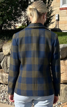 Load image into Gallery viewer, Worth New York. Navy/green jacket with fringed, shawl collar, size 6
