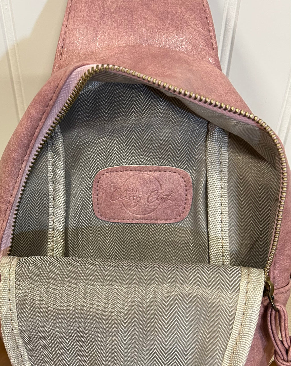 Classy Cloth, Sling bag