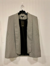 Load image into Gallery viewer, Fate Houndstooth Women’s Cape Jacket New with Tags Size Large
