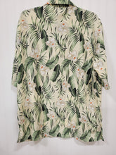 Load image into Gallery viewer, Pacific &amp; Co Tropical Shirt, size Large

