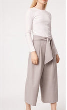 Load image into Gallery viewer, Club Monaco Grey Wide Leg Capri
