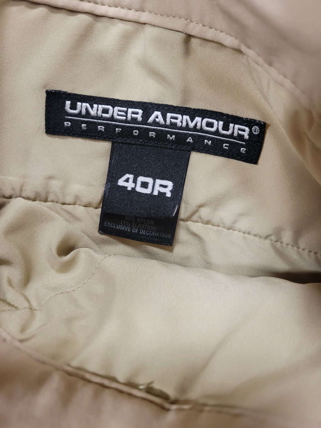 Under Armour, Shorts, size 40