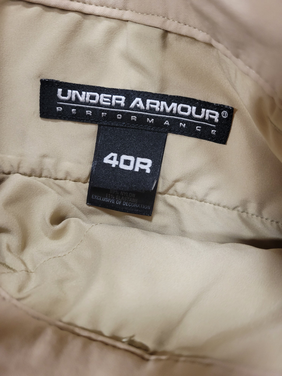 Under Armour, Shorts, size 40