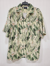 Load image into Gallery viewer, Pacific &amp; Co Tropical Shirt, size Large
