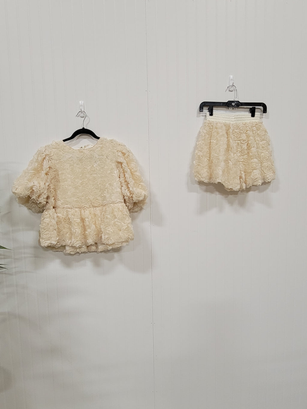 Manle, 2piece Short & Shirt Set, size Medium