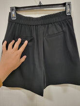 Load image into Gallery viewer, Skies Are Blue, Black Shorts, size XS

