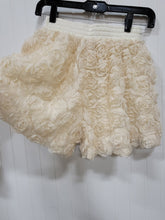 Load image into Gallery viewer, Manle, Cream Rosette Short &amp; Shirt Set
