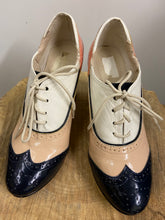 Load image into Gallery viewer, Vintage, Shoes, size 7
